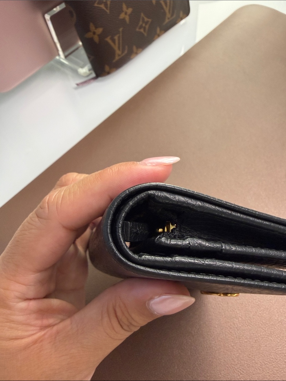 Like NEW Gucci Black Leather Compact Wallet with Gold Double G - Picture 10 of 13